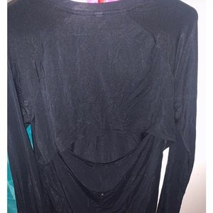 black under armour shirt